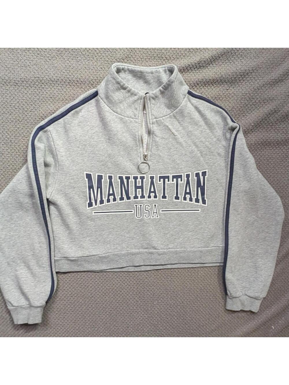 H&M Divided “Manhattan USA” Cropped Quarter-Zip Sweatshirt – Size Small